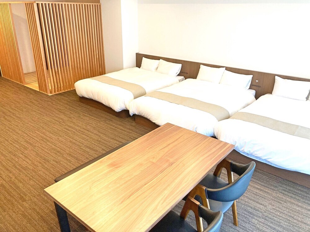 Photo - Minn Asakusa