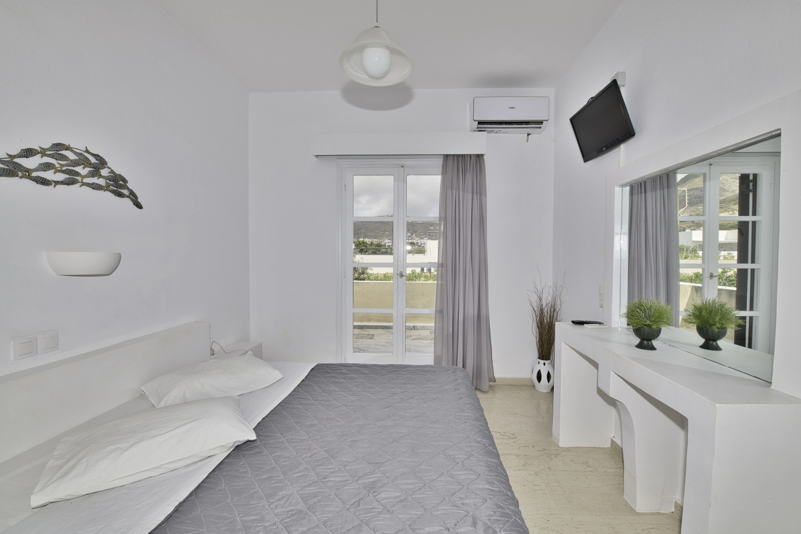 Photo - Ira Apartments