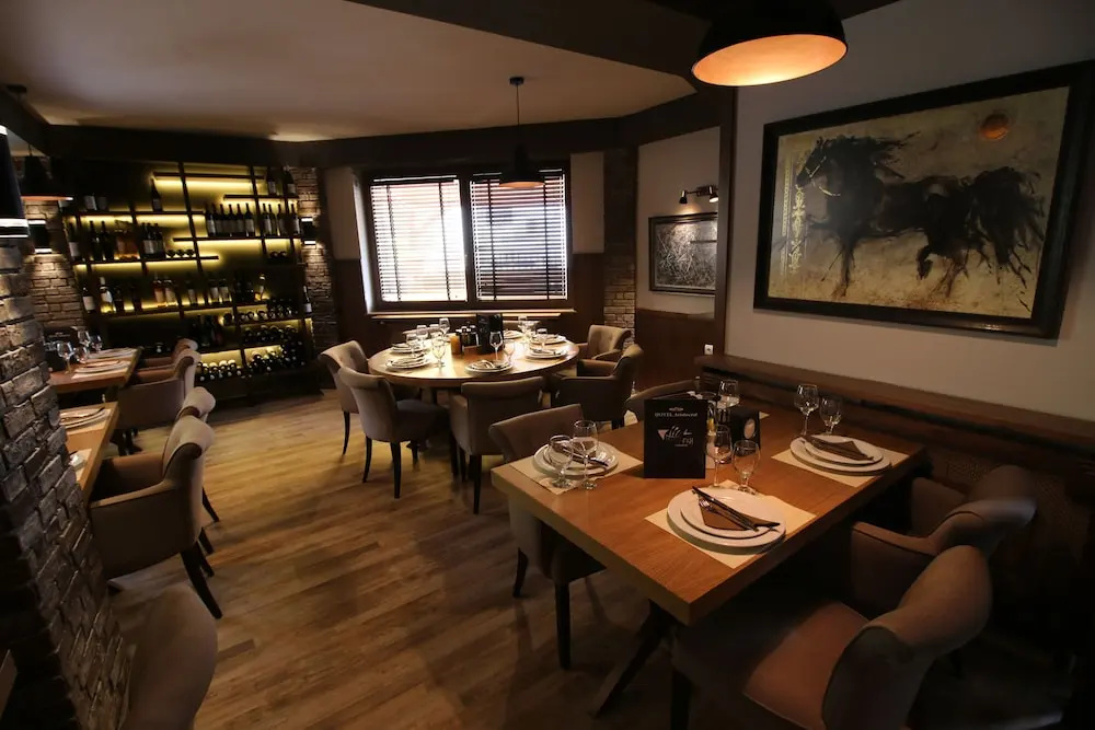 Foto - Hotel Aristocrat & Fish Restaurant