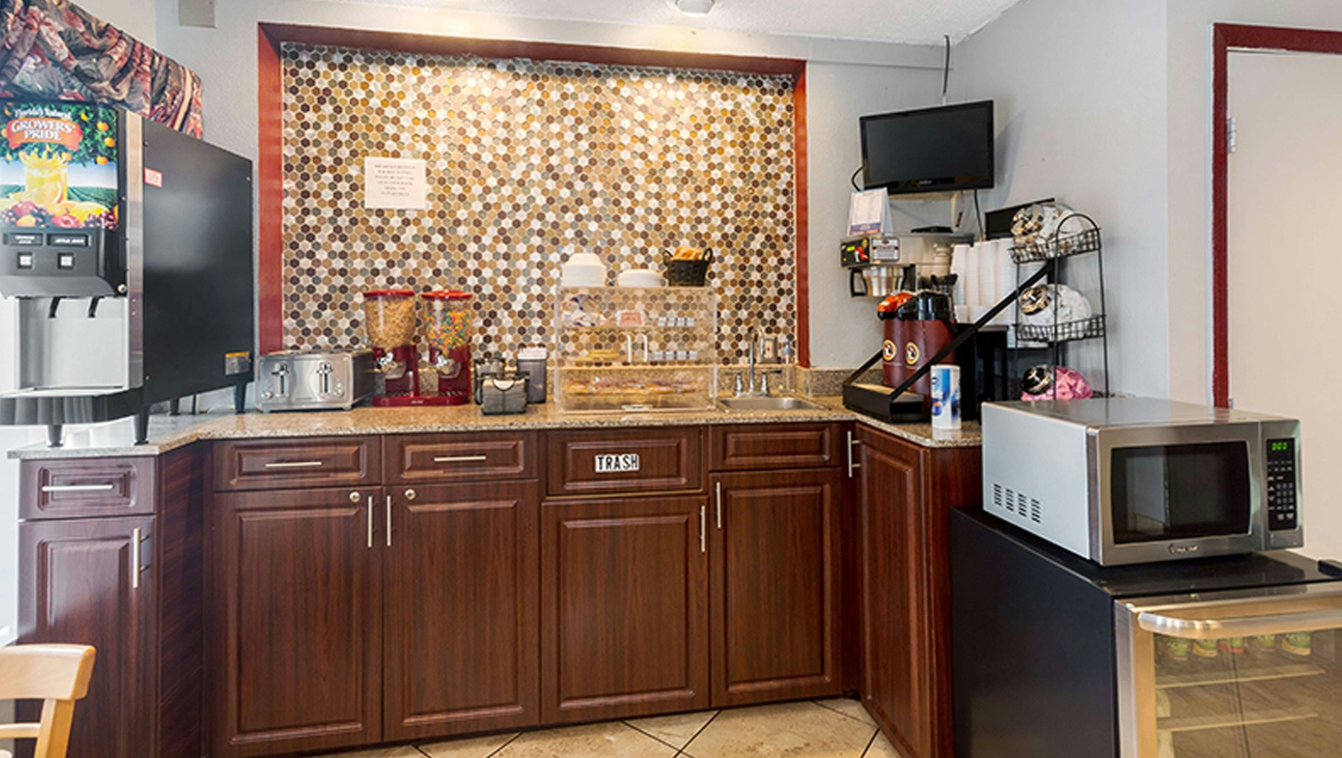 Photo - Magnuson Hotel Bradenton
