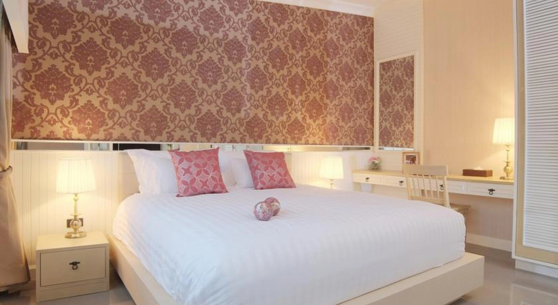 Photo - The Raya Surawong Bangkok