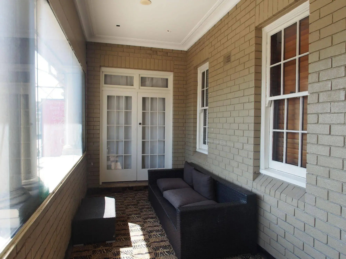 Photo - Southern Cross Hotel