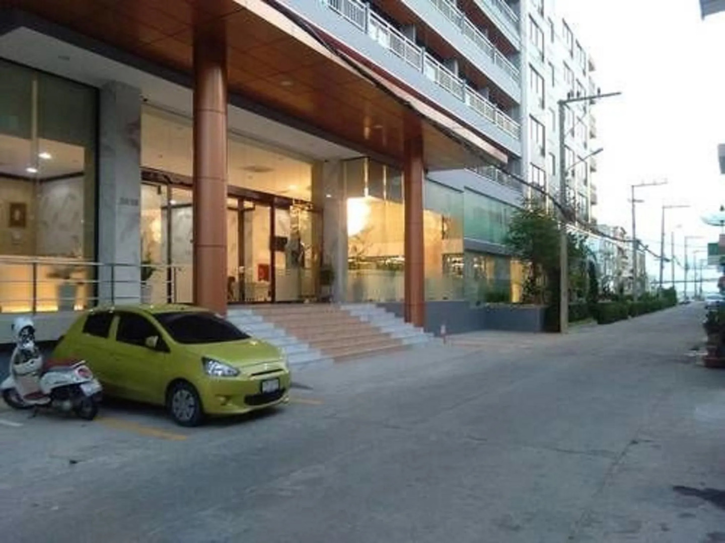 Photo - Golden Jomtien Beach Hotel