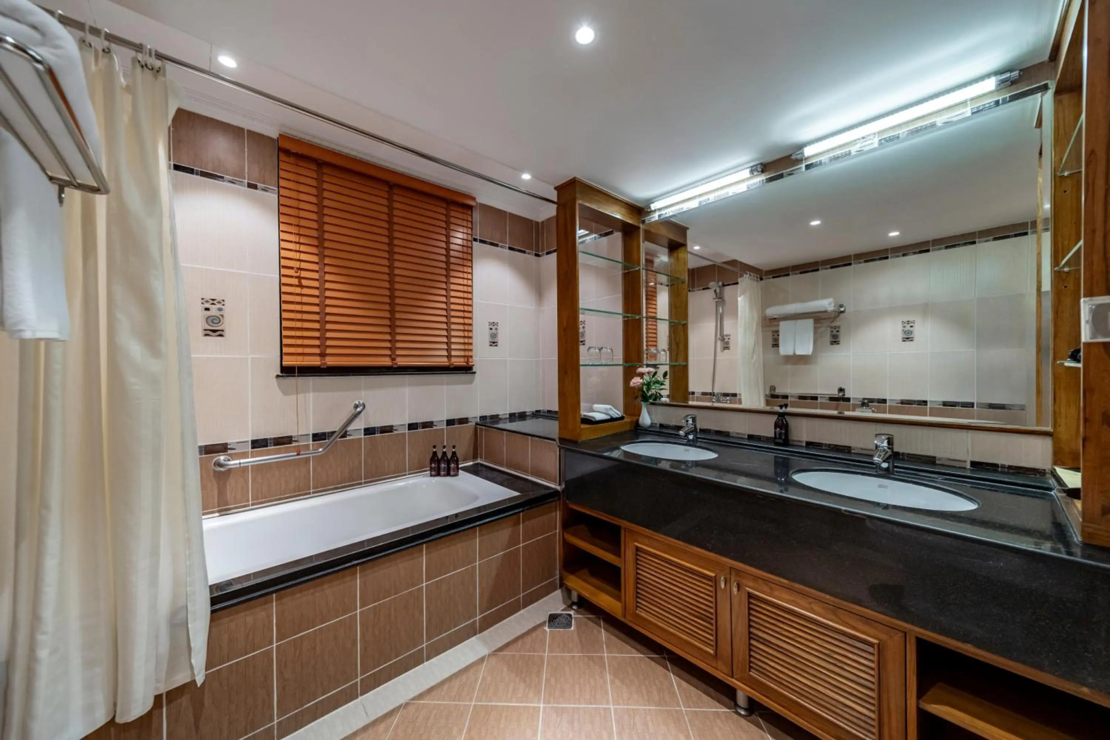 Photo - Sherwood Residence