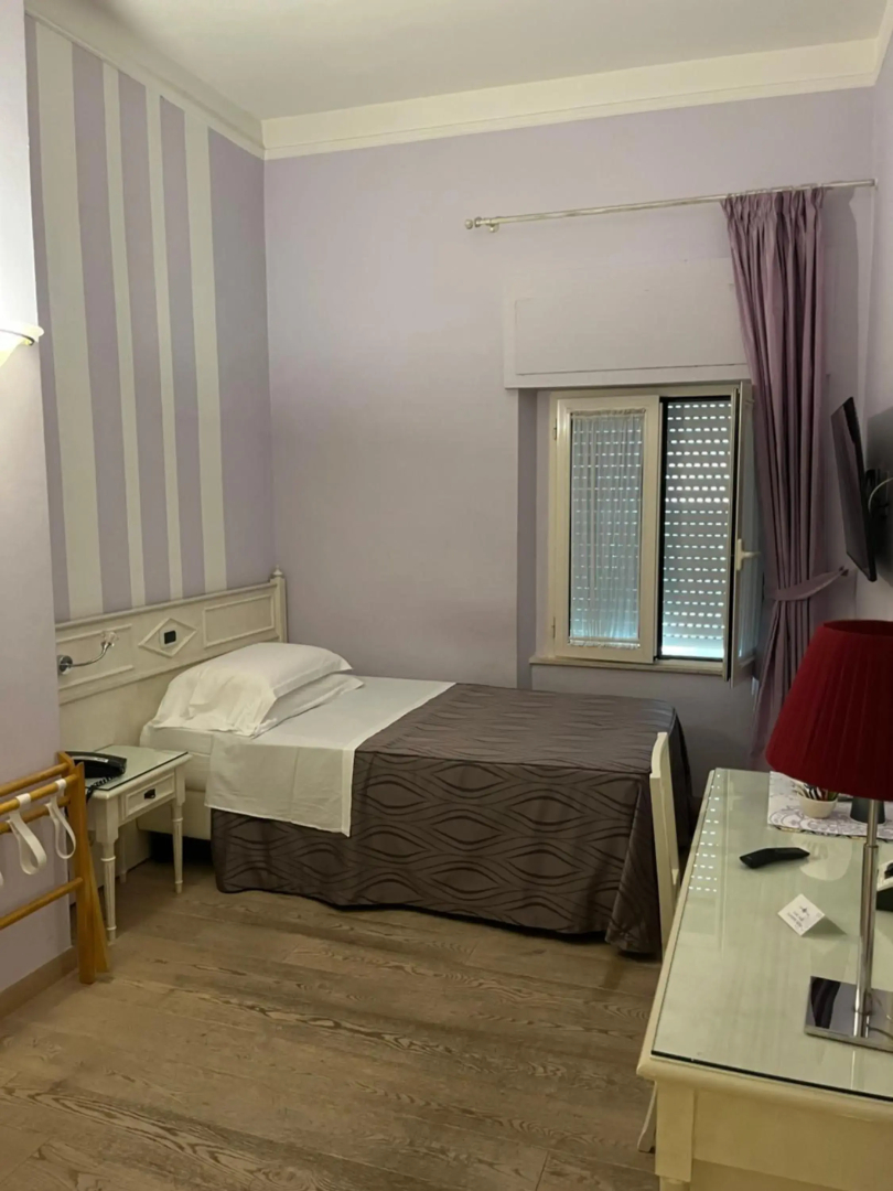 Photo - Hotel London