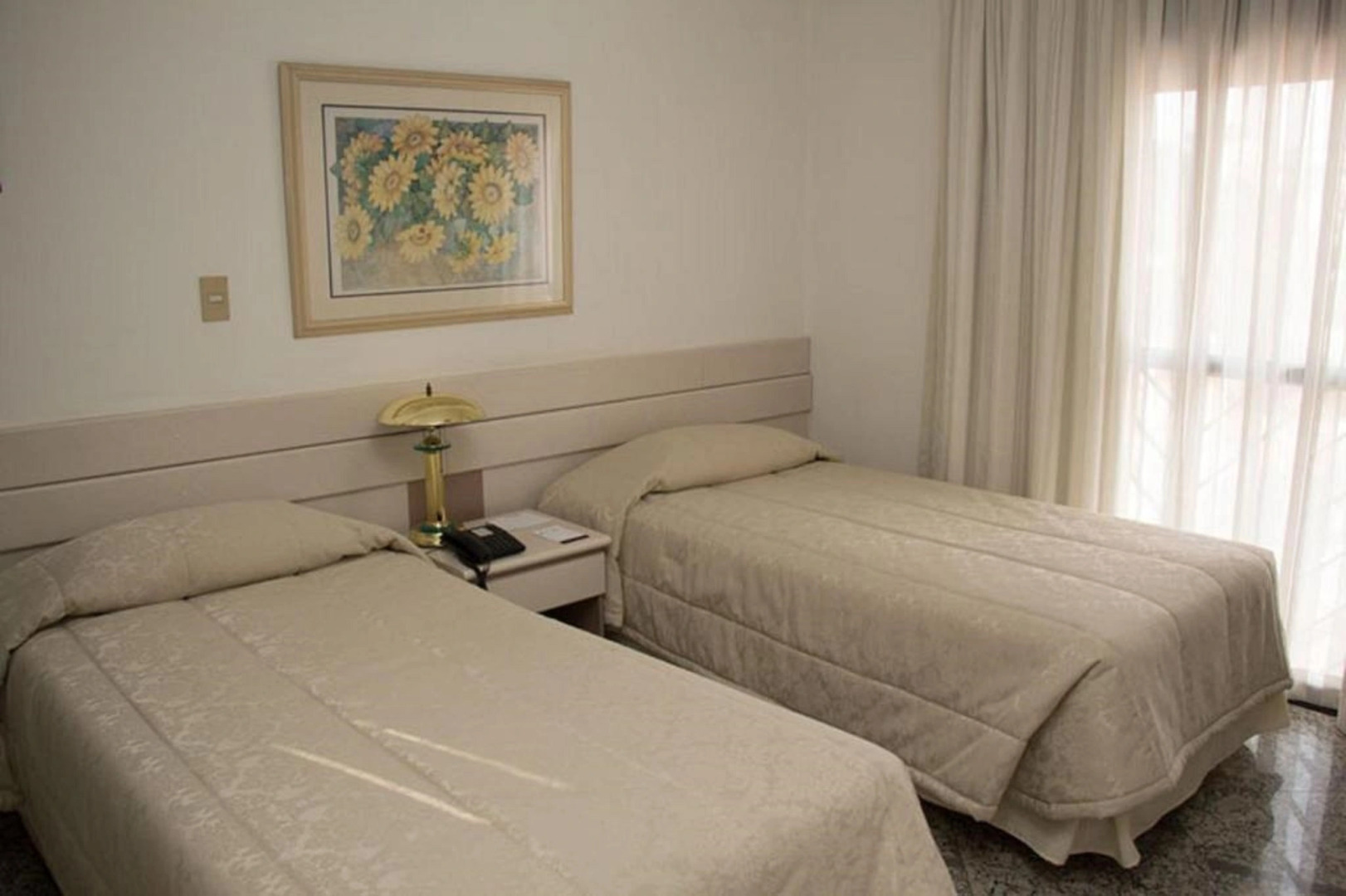 Foto - Plaza Inn Small Town Flat