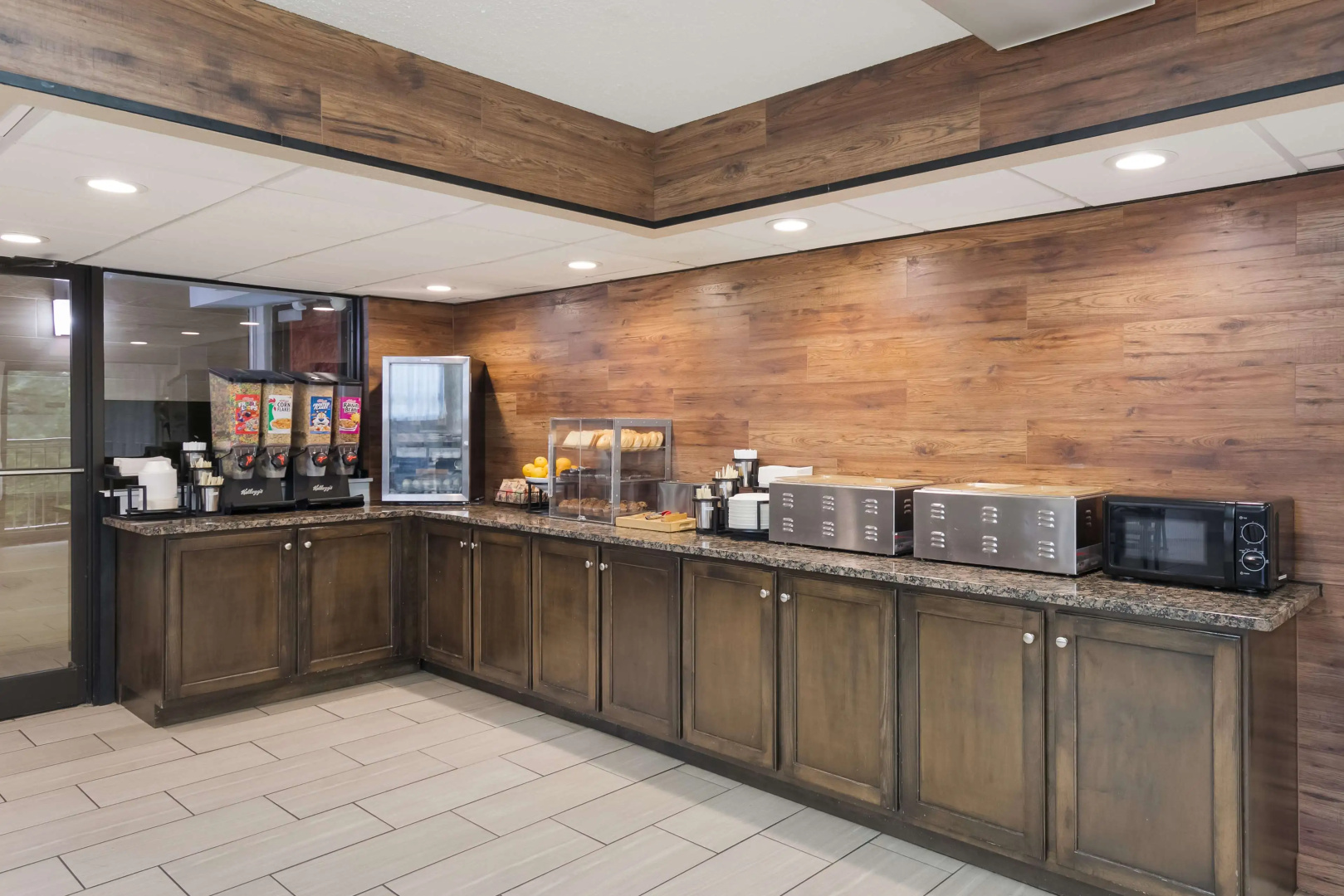 Photo - SureStay Plus Hotel by Best Western Gatlinburg