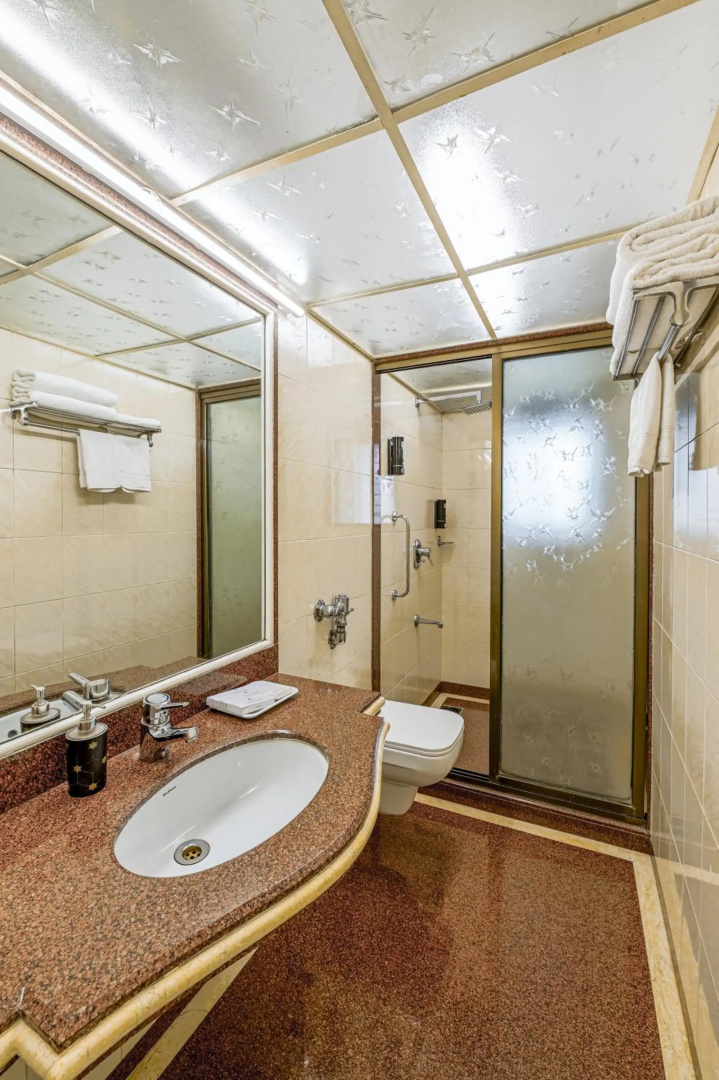Photo - Hotel Regal Enclave