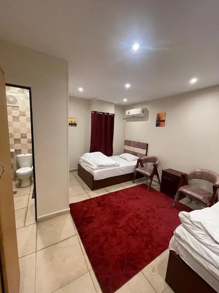 Photo - Sami pyramids inn positive energy