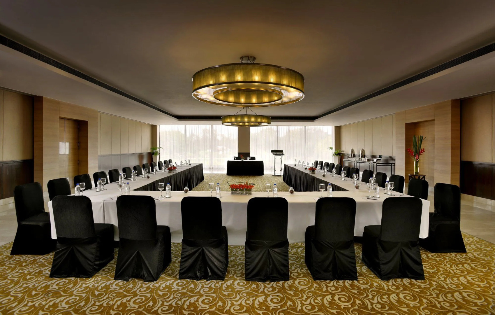 Foto - Four Points by Sheraton New Delhi, Airport Highway