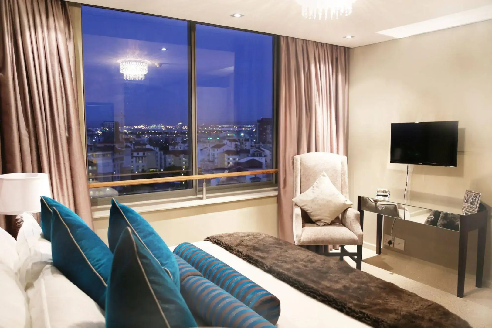 Foto - The Residences at Crystal Towers