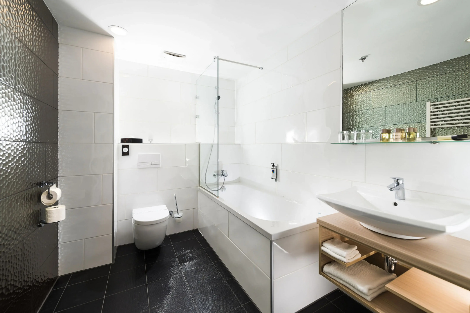 Photo - Bo33 Hotel Family & Suites