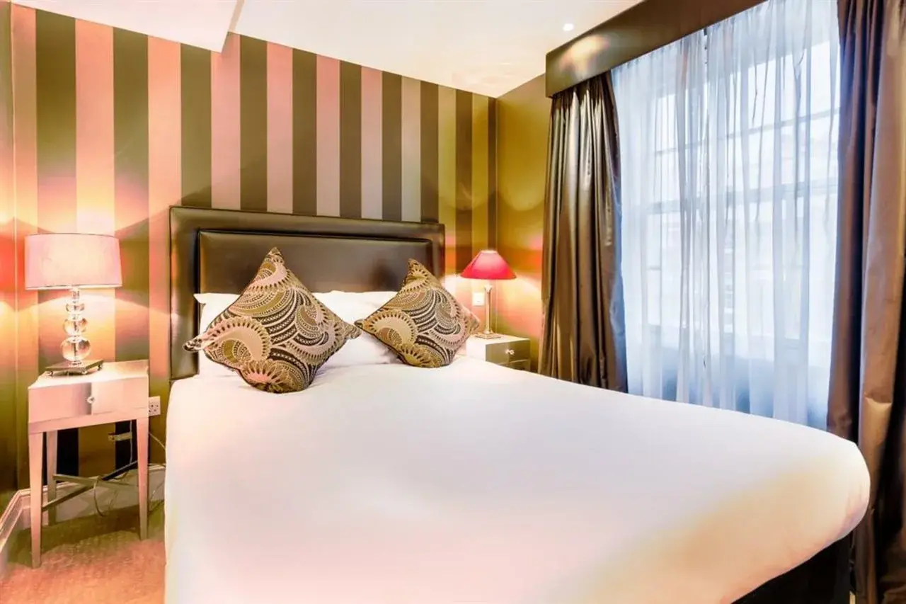 Photo - The Tophams Hotel