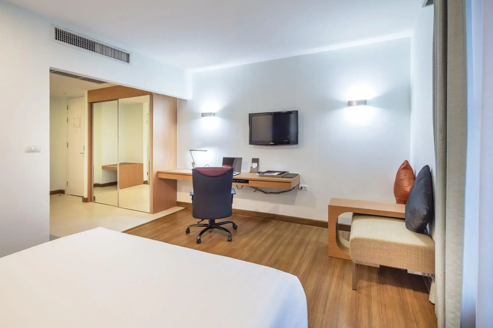Photo - Hotel Solo, Sukhumvit 2, Bangkok - SHA Extra Plus