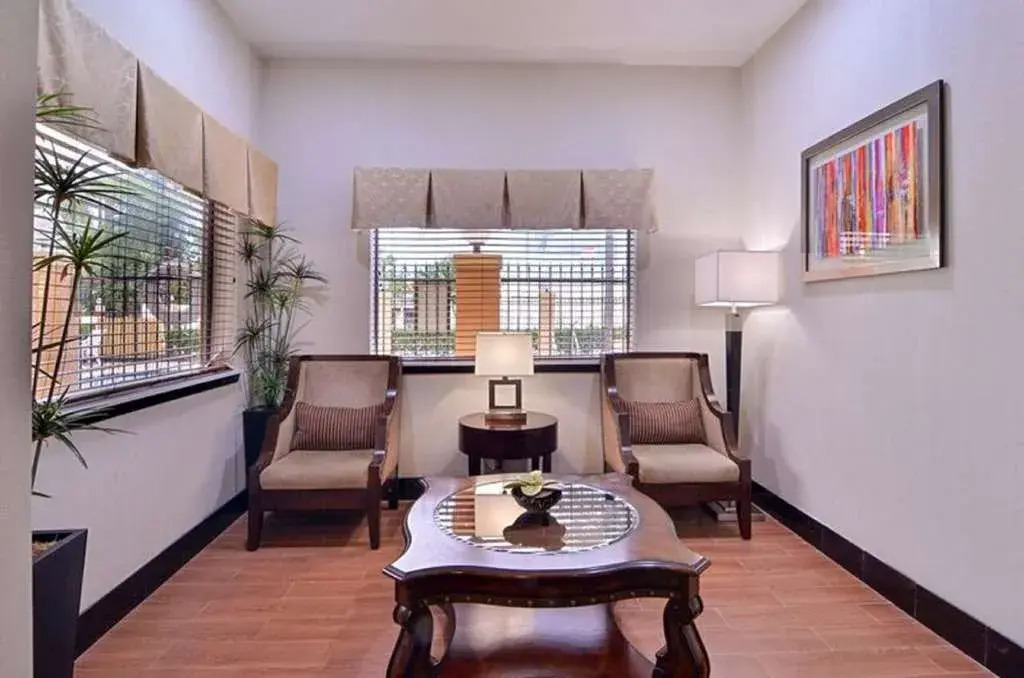 Photo - Best Western Plus Northwest Inn & Suites