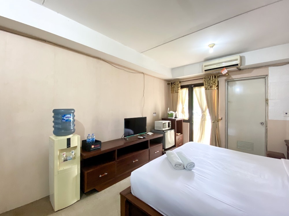 Cozy Studio (No Kitchen) At 1St Floor Metropark Condominium Jabebeka Apartment