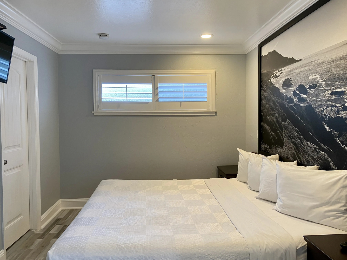 Photo - Aura Inn Monterey
