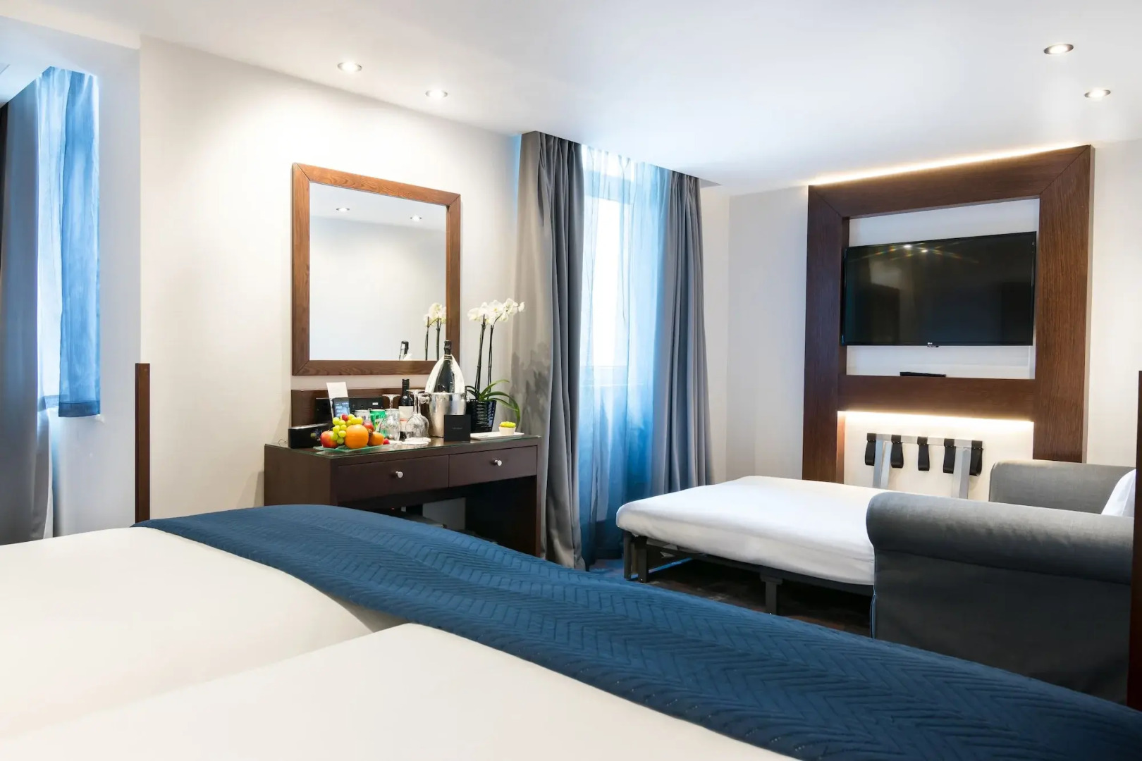 Photo - Montcalm Chilworth Townhouse