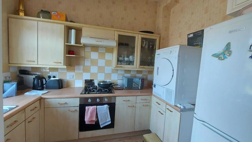 Photo - Extra Large One Bedroom Flat with Parking