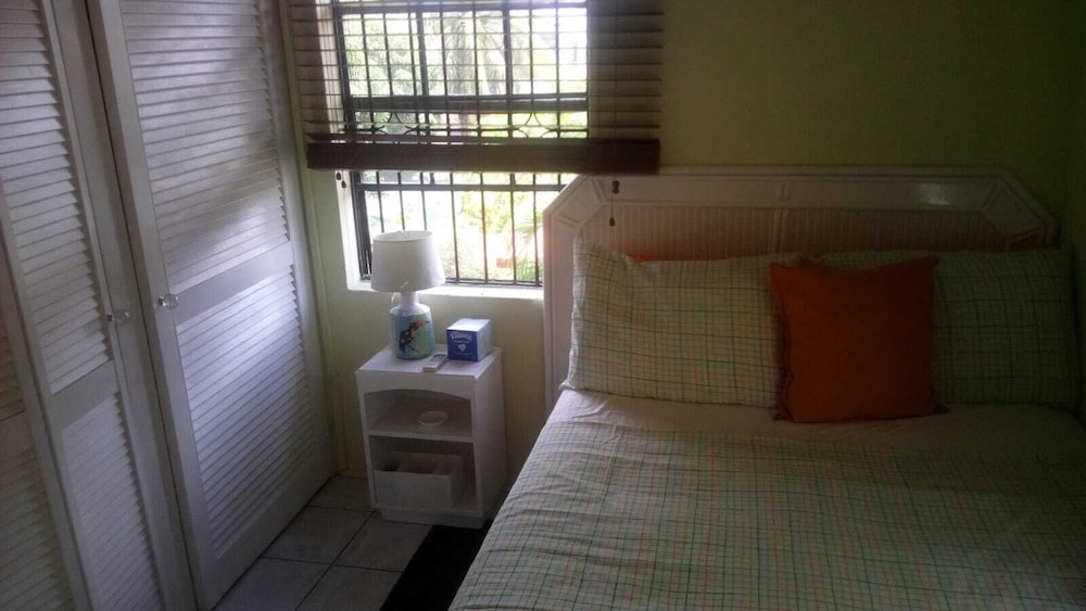 Henrietta's Seaview Studio
