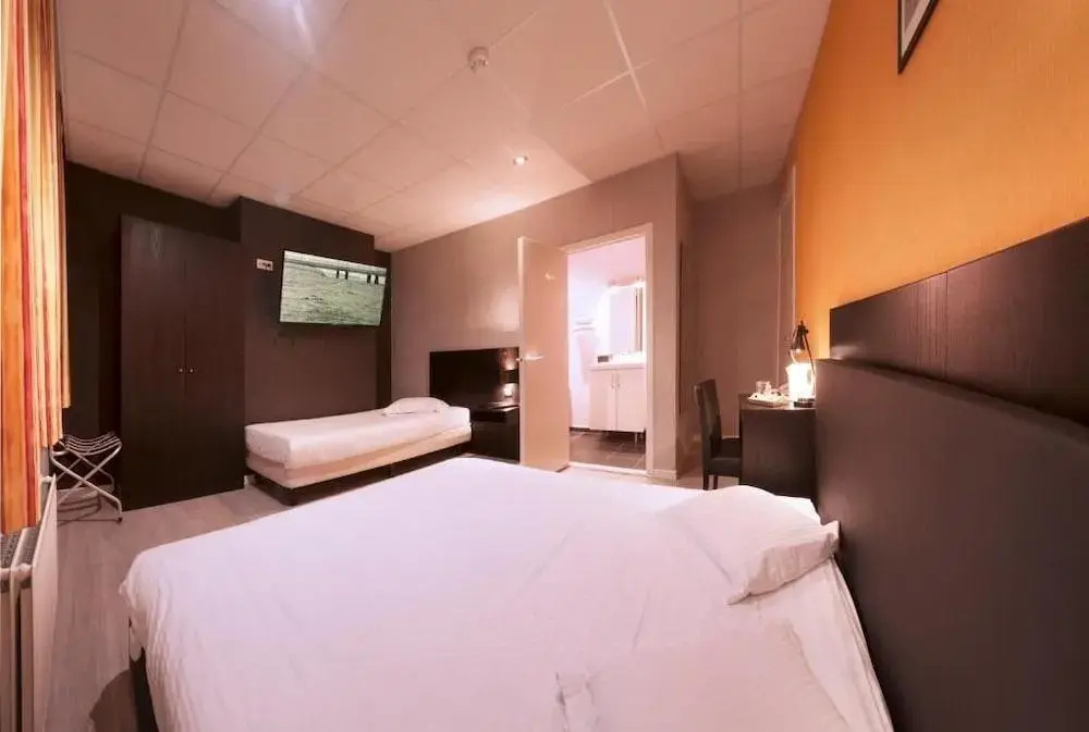 Photo - Alpha Hotel