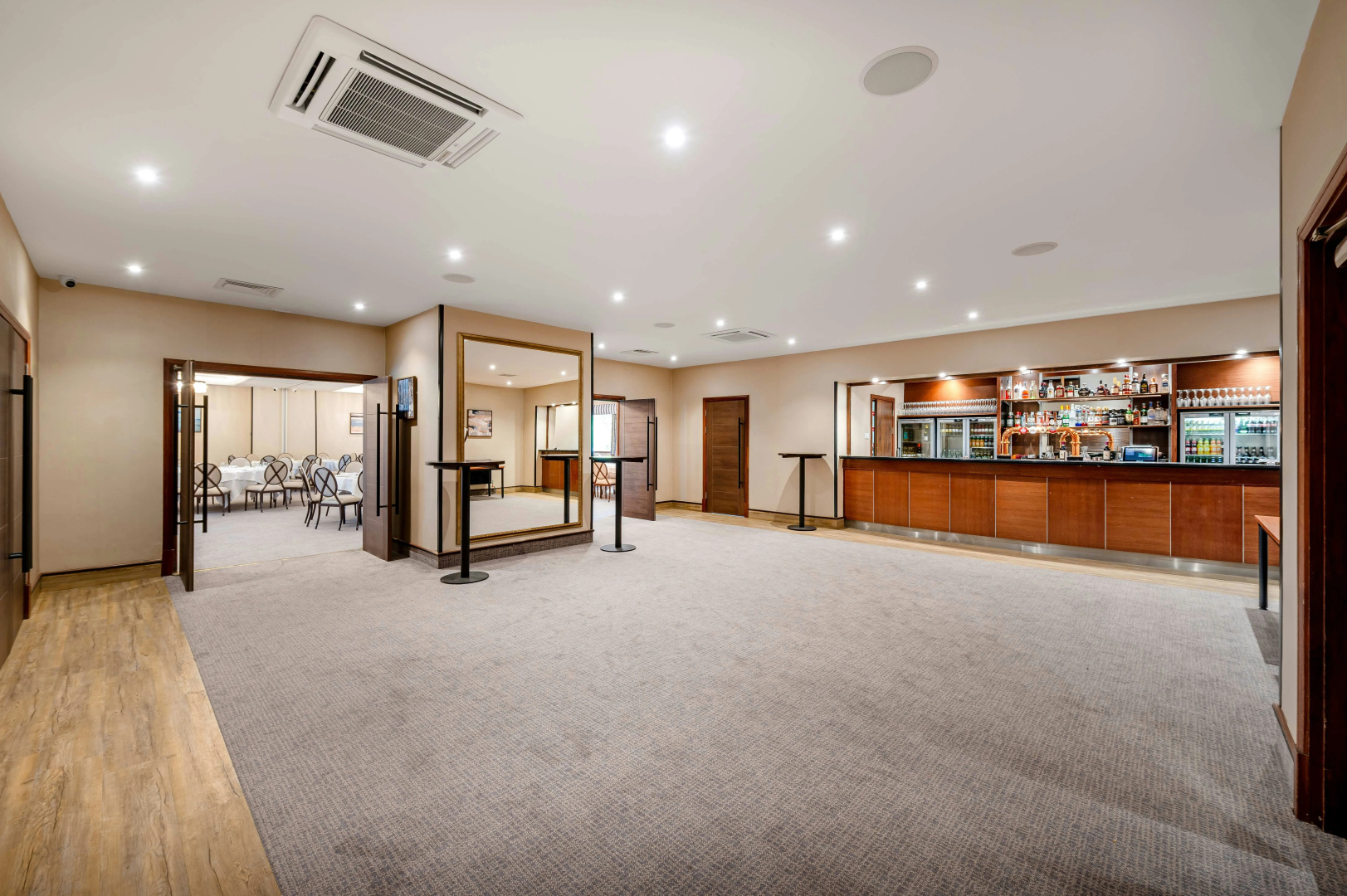 Foto - Thatchers Hotel
