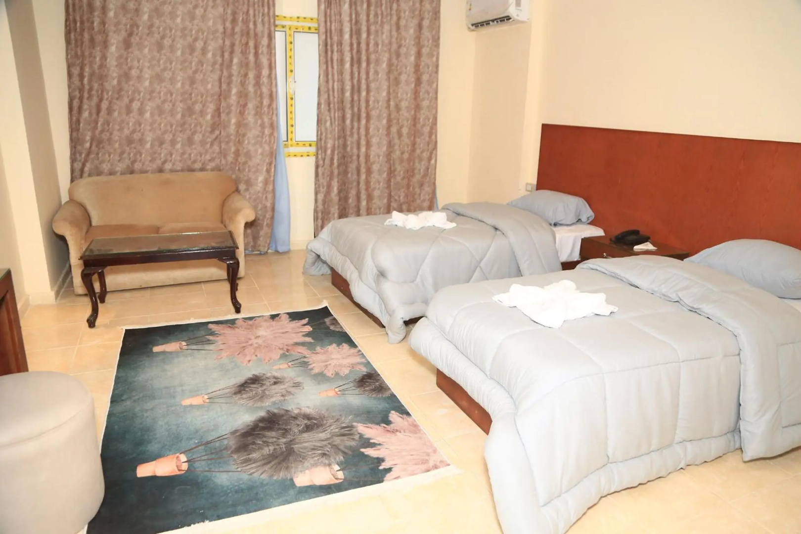 Photo - Verssailles Pyramids Hotel