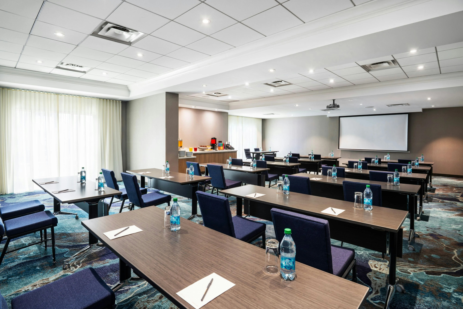Photo - Courtyard by Marriott Toronto Airport
