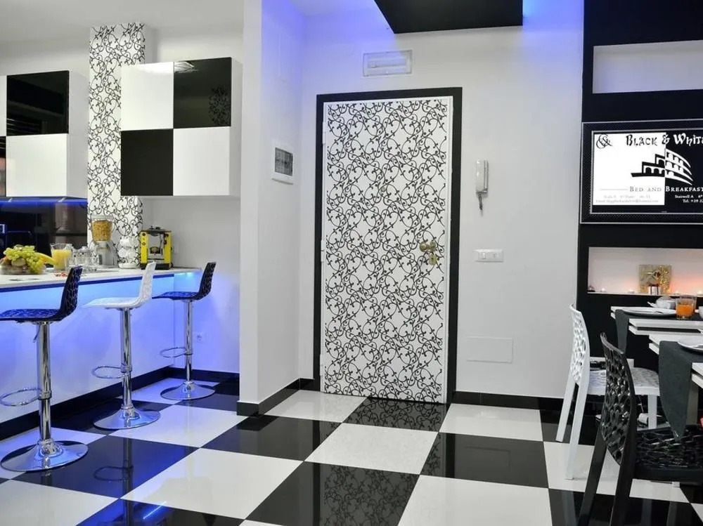 Photo - Black & White G&G