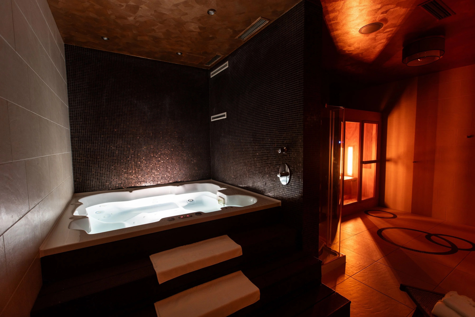 Photo - Roset Hotel & Residence