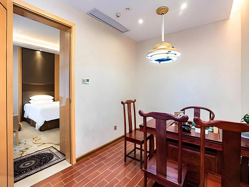 Vienna International Hotel (Jingzhou Wuyue Plaza Xintiandi)