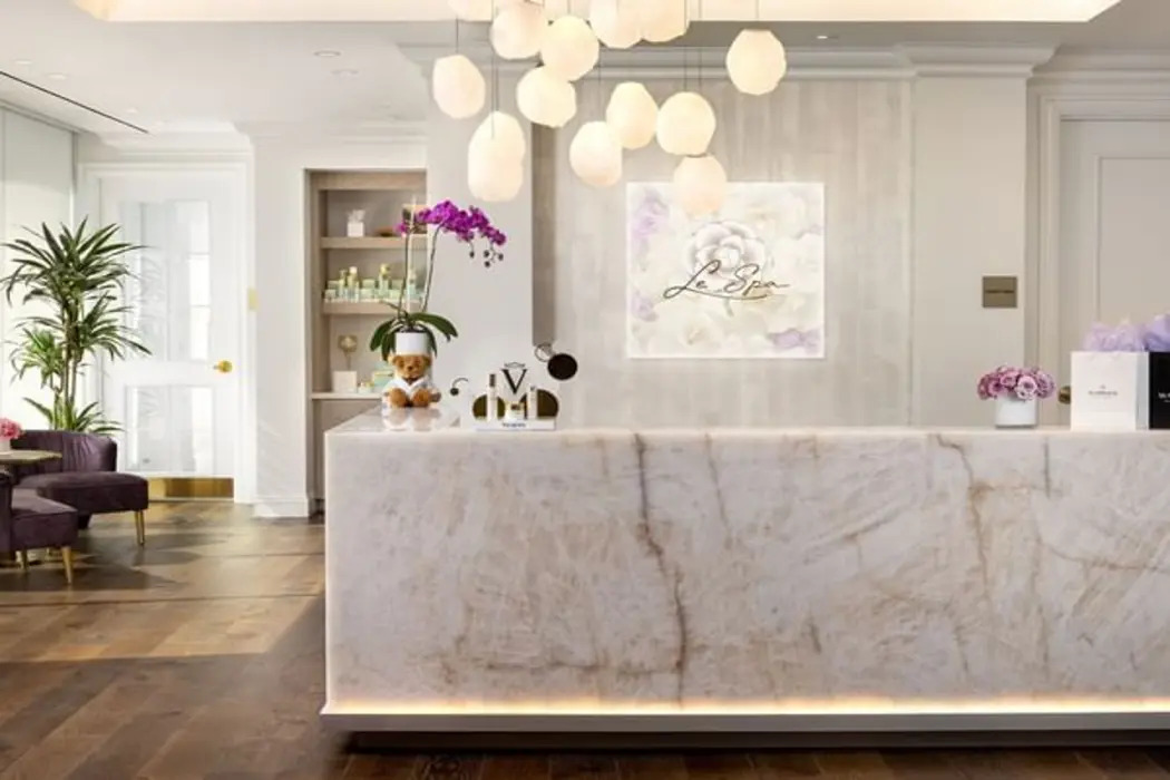 Photo - Warwick Melrose Hotel