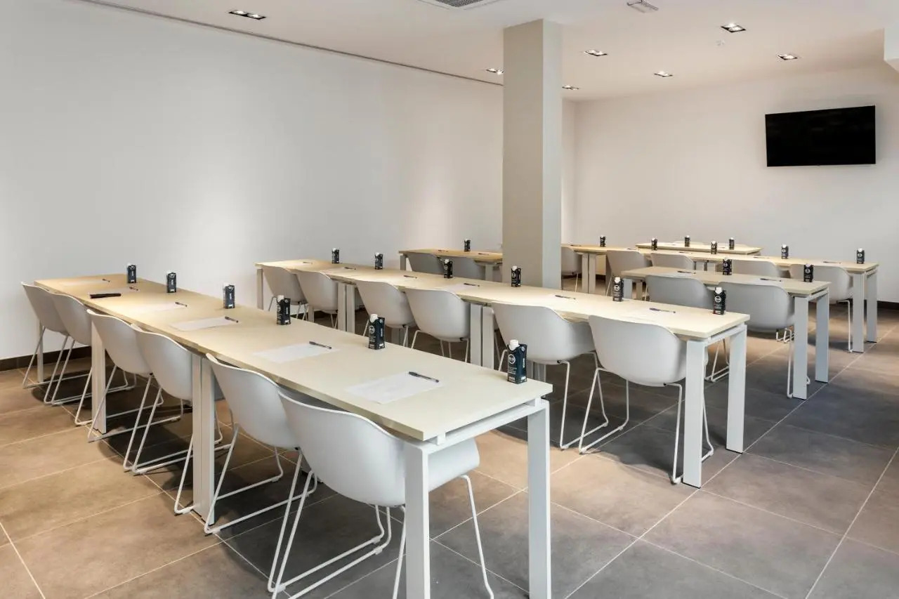 Photo - B&B HOTEL Lisboa Aeroporto