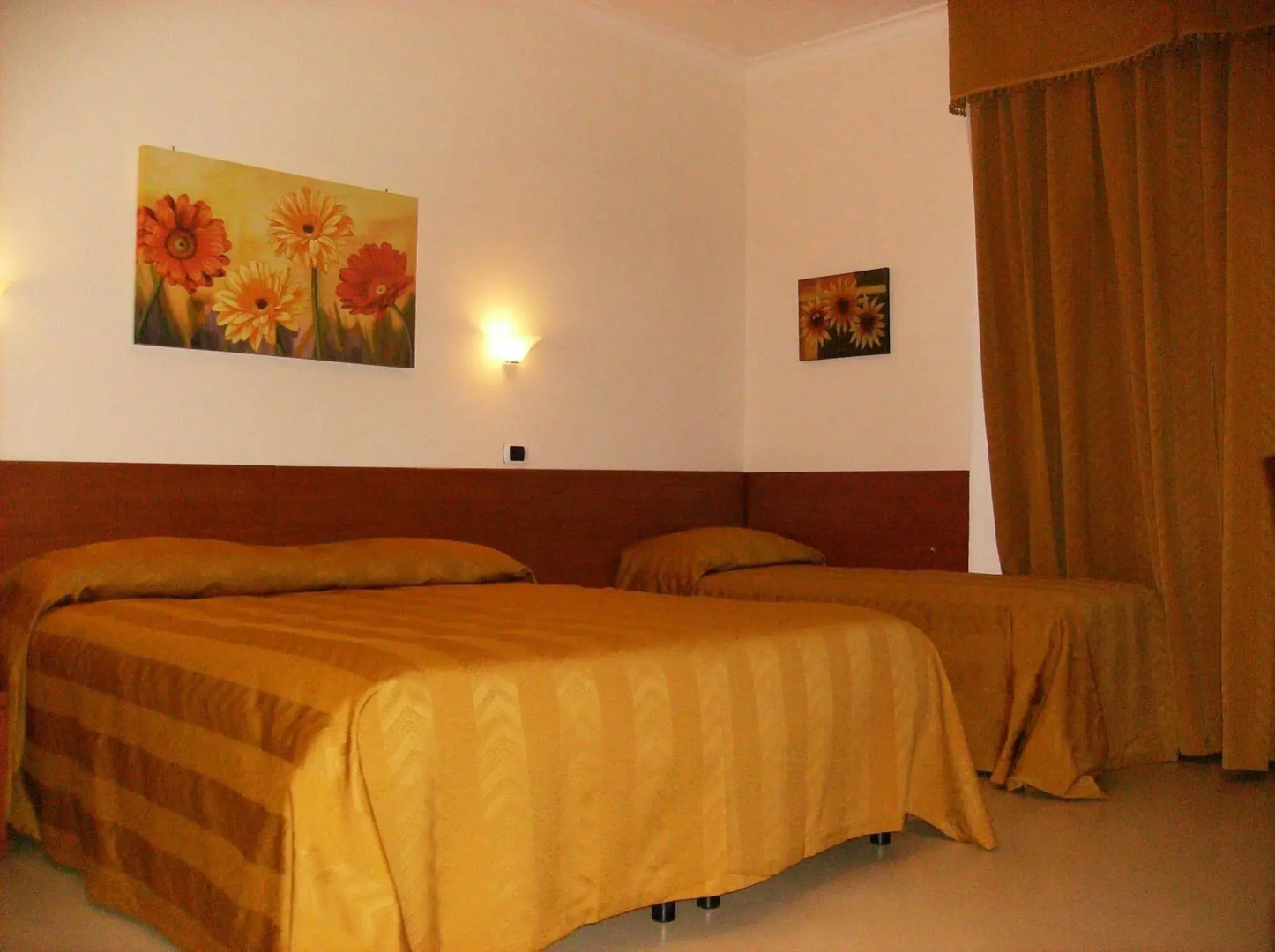 Photo - Hotel Everest