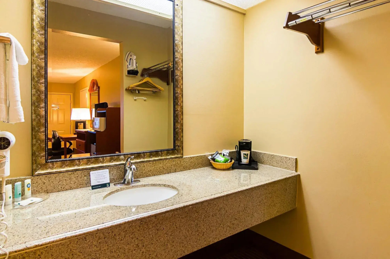 Photo - Quality Inn & Suites Garland - East Dallas
