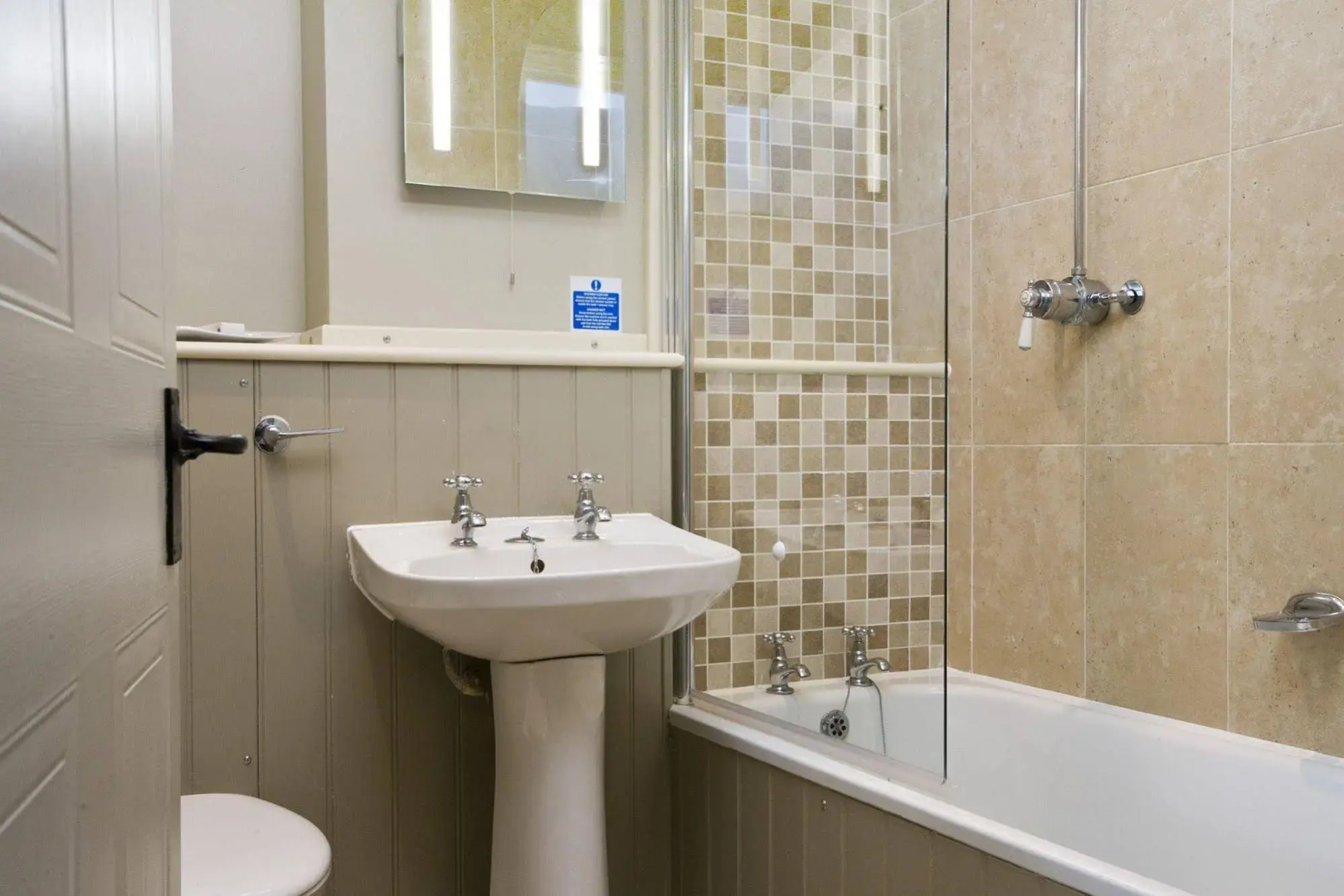 Foto - The Dog & Bear Hotel