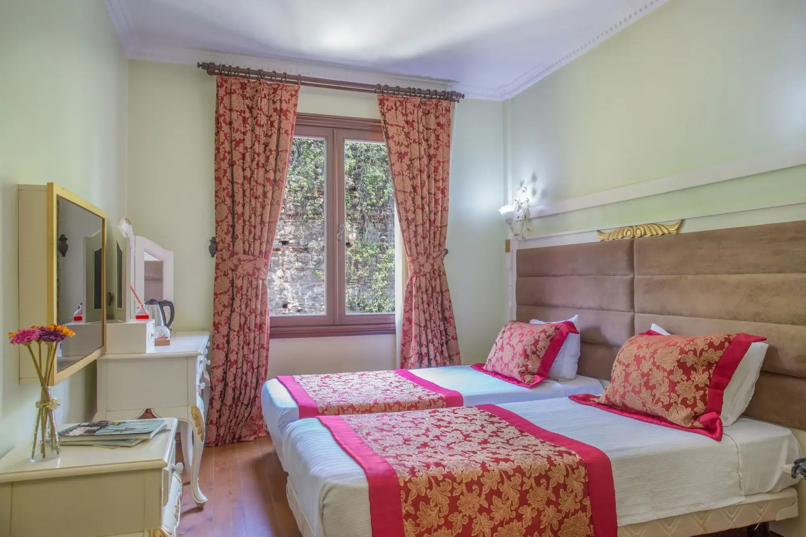 Photo - Sphendon Hotel