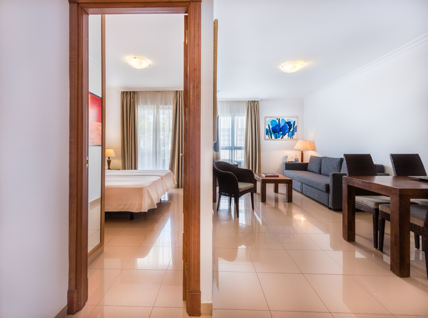 Photo - Toboso Apar - Turis