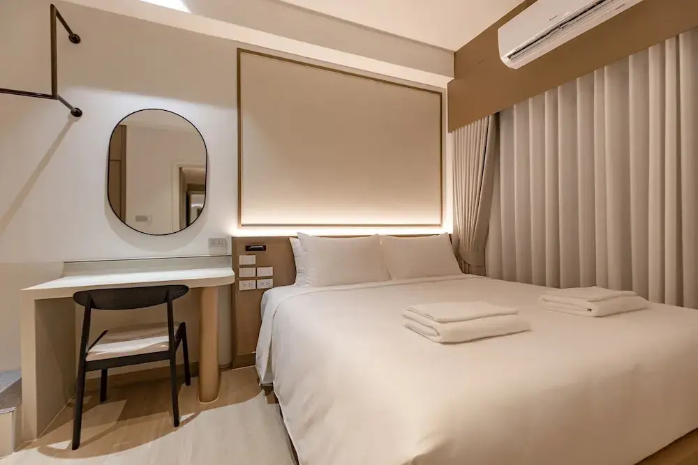 Photo - The Bentley Hotel