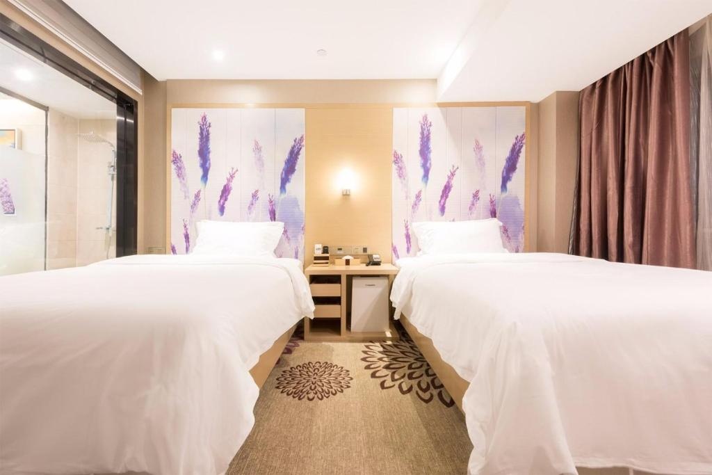 Lavande Hotel Heyuan Wanlongcheng