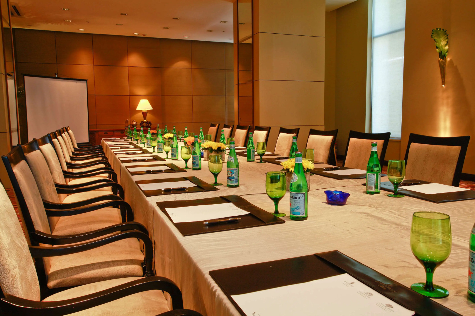 Photo - Discovery Suites Manila, Philippines