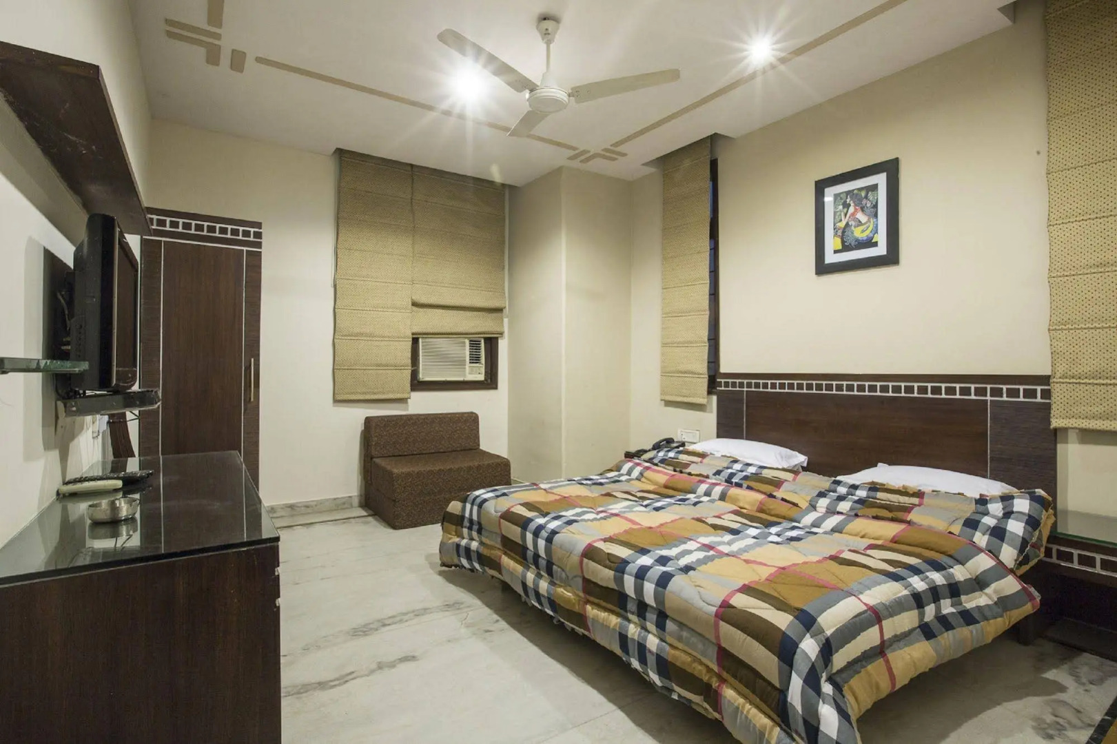 Photo - Smyle Inn - Best Value Hotel near New Delhi Station