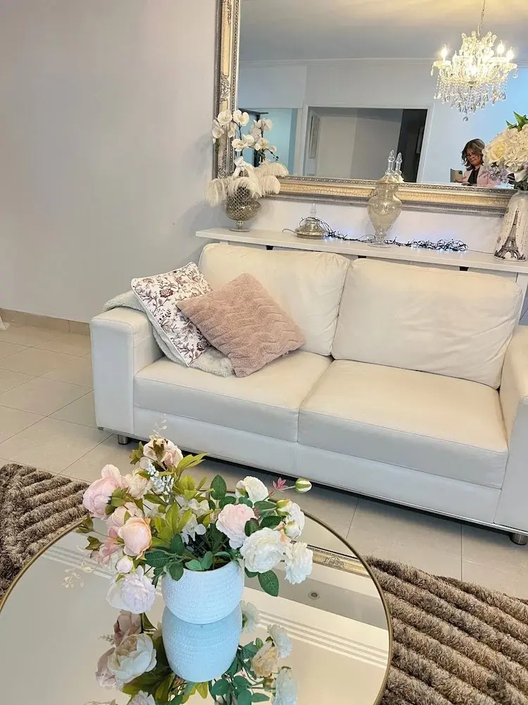 Photo - Sunny Rooms Mascot