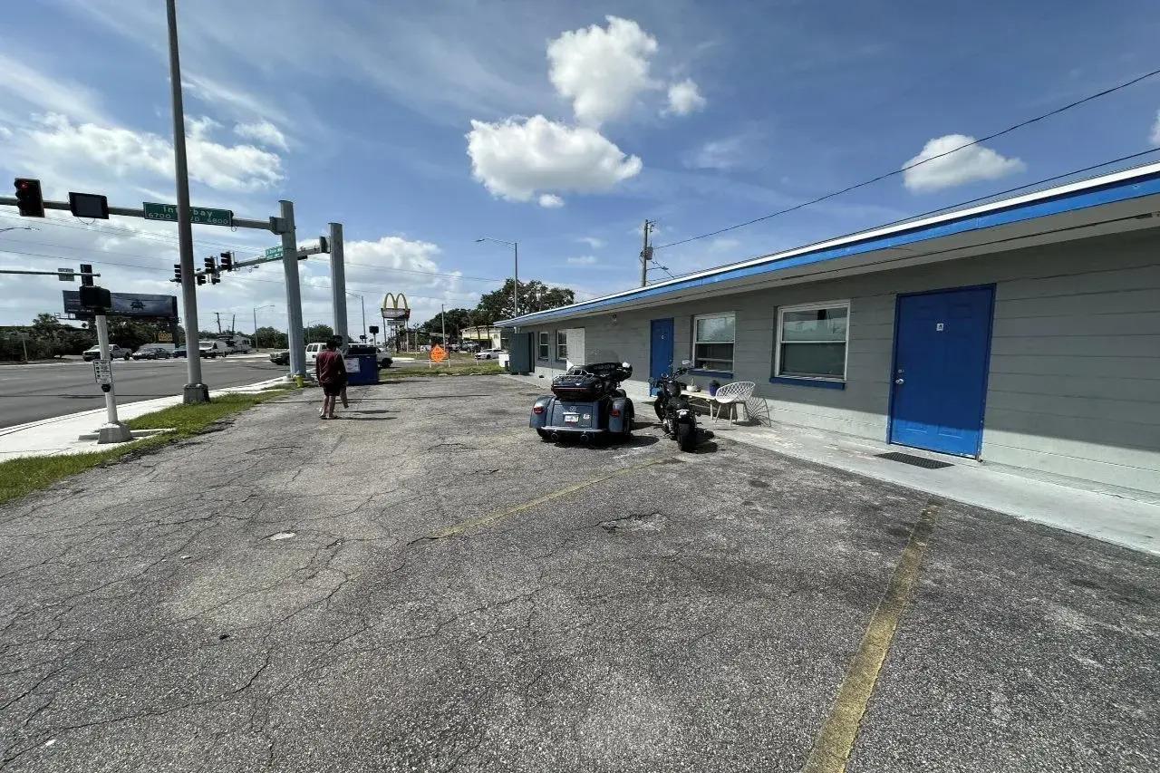 Foto - Base Motel By OYO South Tampa