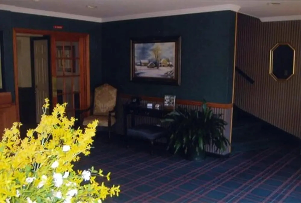 Photo - Whitman Motor Lodge