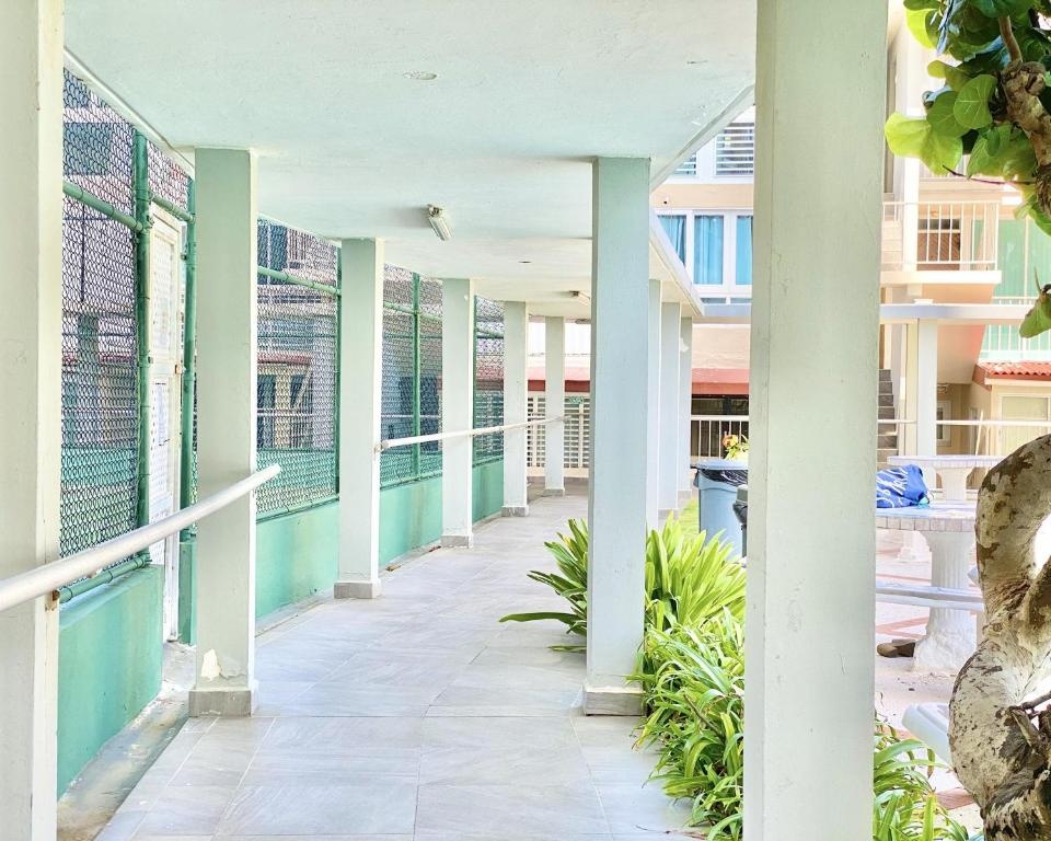 KASA El Sol by the Sea - Cabana Studio Apartment BEACHFRONT CONDO POOL Parking
