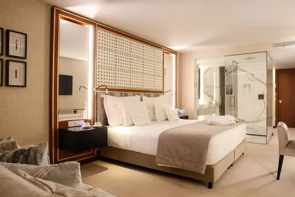 Photo - Wine & Books Porto Hotel - Small Luxury Hotels Of The World