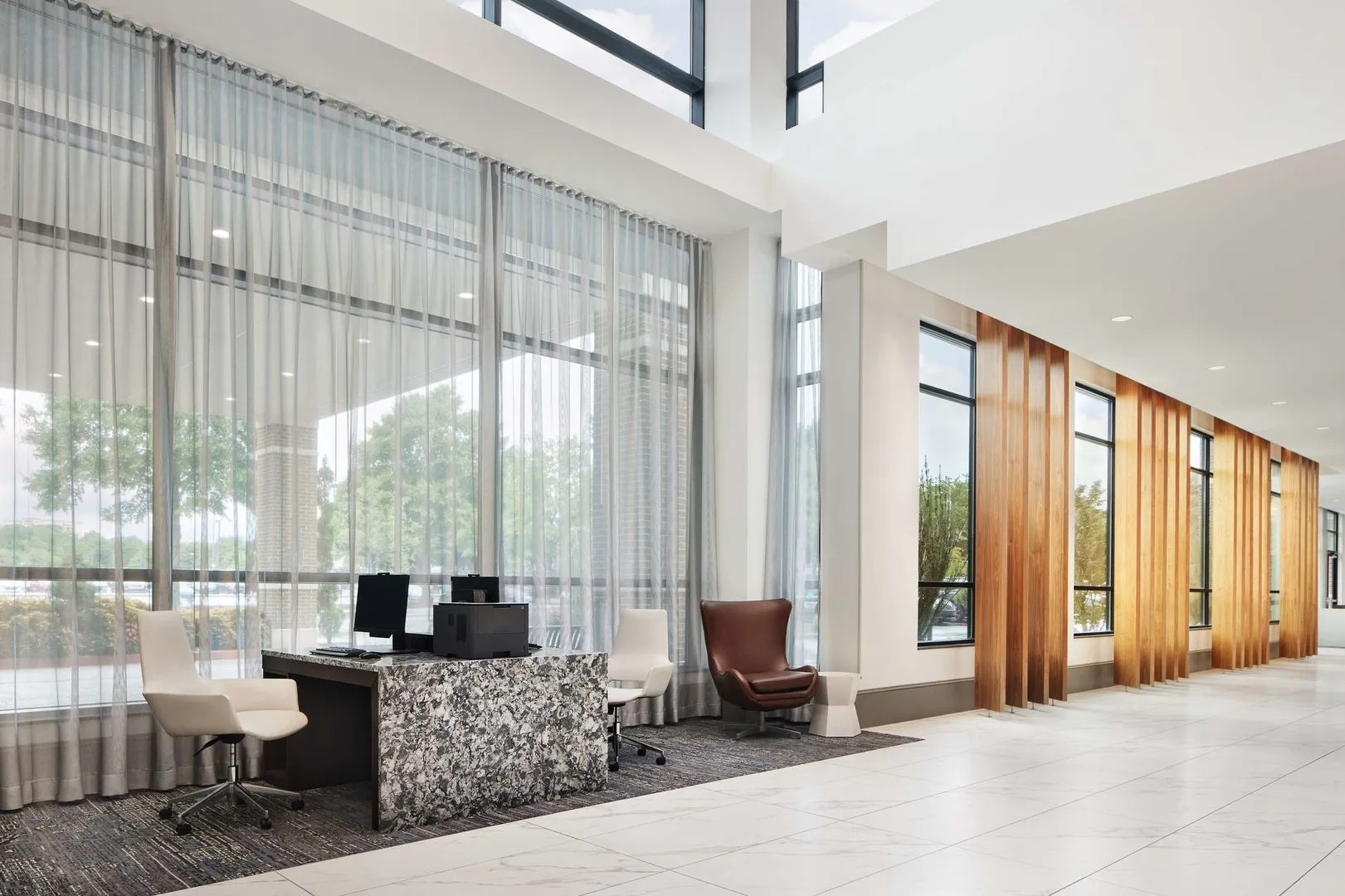 Foto - Embassy Suites By Hilton Atlanta Airport North