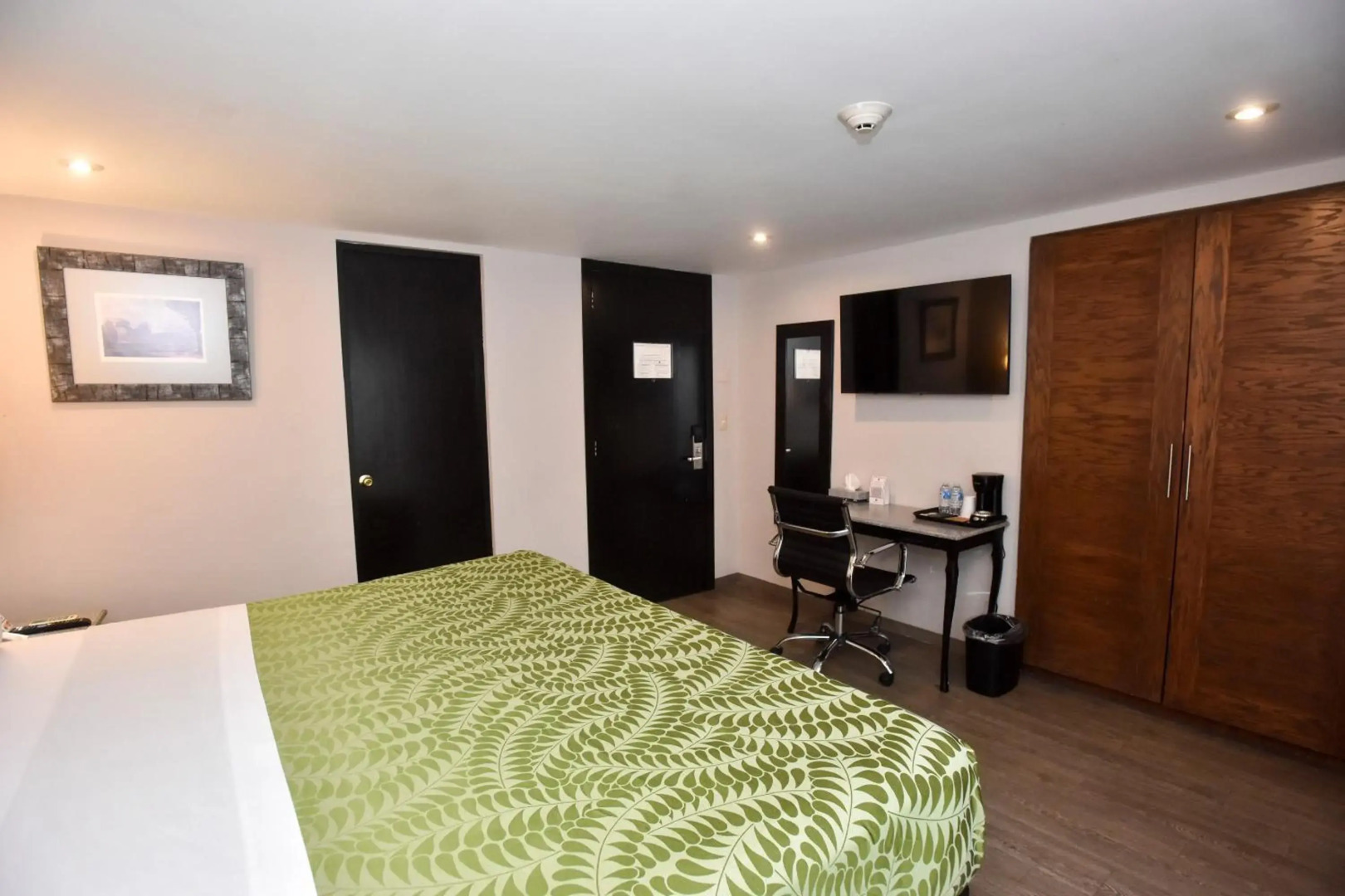 Photo - Plaza Camelinas Hotel