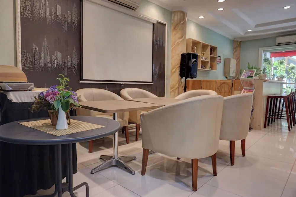 Photo - Hotel O Townhouse Oak Grand Orienchi